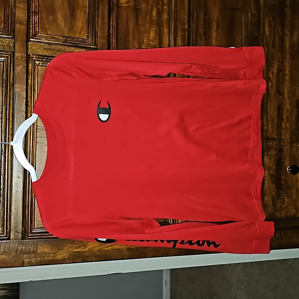 Girls youth red long sleeve Champion shirt. Great Condition, sz X-Large!